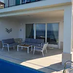 Vinomare Villa